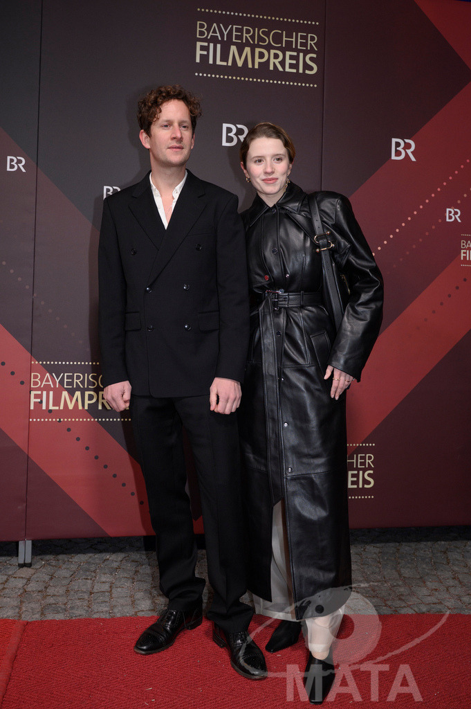 _DWI5104 | Moritz von Treuenfels und Katharina Stark bei der Verleihung des 47. Bayerischen Filmpreises 2026  im Prinzregententheater. München, 23.01.2026 - Realisiert mit Pictrs.com