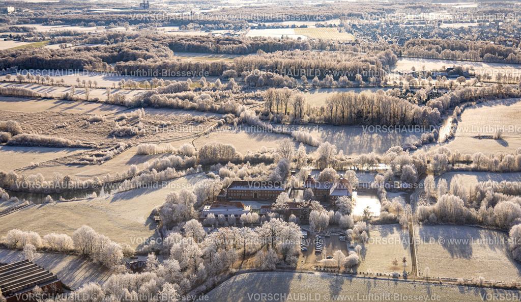 Hamm221200015SchlossOberwerries | Luftbild, Schloss Oberwerries, Wasserschloss in winterlichen Lippeauen, Heessen, Hamm, Ruhrgebiet, Nordrhein-Westfalen, Deutschland