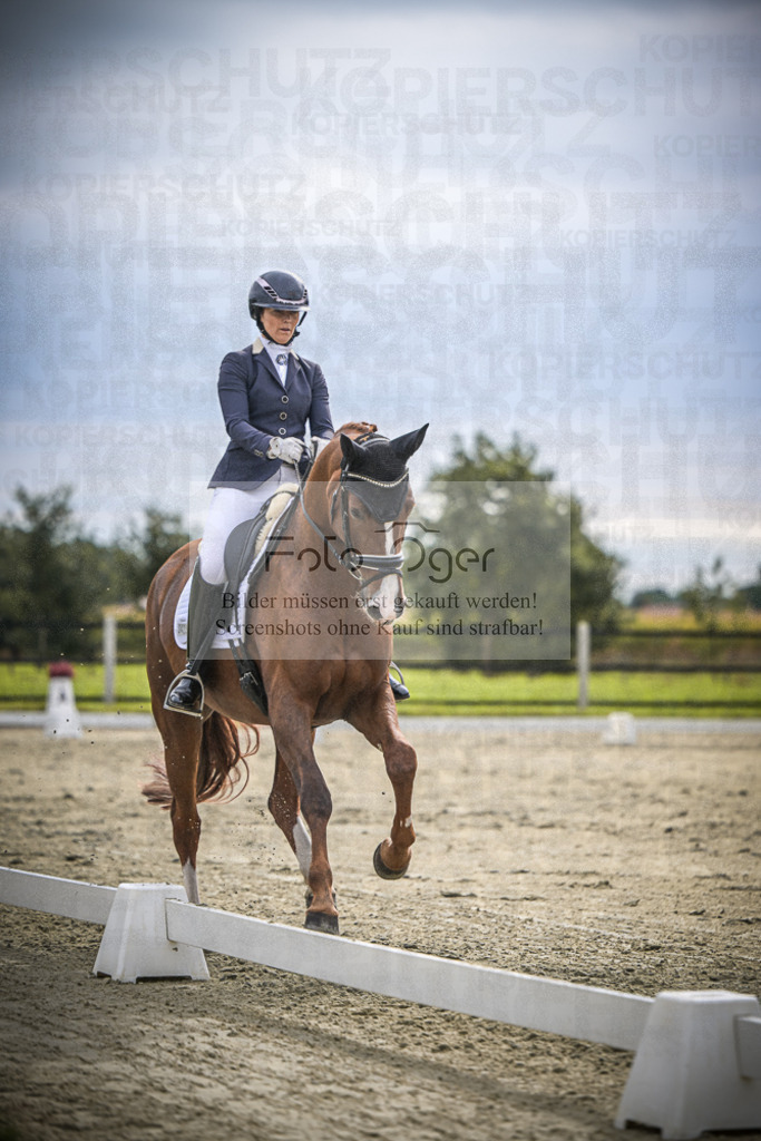 DOS_1780 | Entdecke hochwertige Reitturnierfotos von Foto Oger. Professionell, emotional und authentisch – jetzt Lieblingsmomente im Shop bestellen.Deutschlandweite Turnierfotografie. - Realisiert mit Pictrs.com