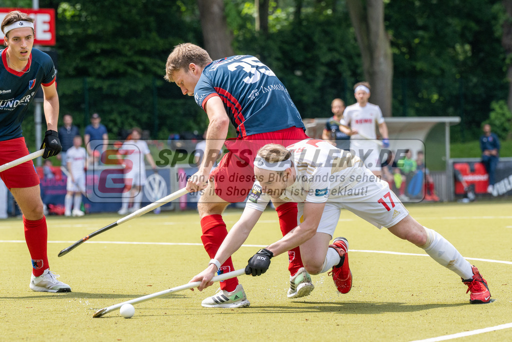 SFE_20230521_0084 | 1. Bundesliga Hockey Viertelfinale 3 Herren Rot-Weiss Köln - Berliner HC am 21.05.2023 in Köln (KTHC Stadion Rot-Weiss Köln Tennis and Hockey Club), Photo: Stephan Fehrmann 2023 (Sports-Gallery),Christopher Rühr ( Rot-Weiss Köln #17 ) ,Adrian Lehmann-Richter ( Bremer HC #35 )