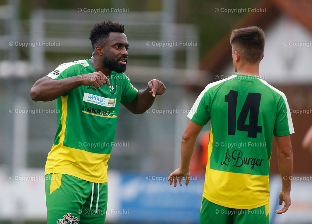 A_LUI_071023_21 | SPORT,FUSSBALL,LL.OST. ASKOE OEDT 1B-SV HAKA TRAUN 07.10.2023 IM BILD: TENLEP TENLEP IM GESPRAECH MIT EDIN ABAZOVIC  (BEIDE TRAUN) FOTO:FOTOLUI