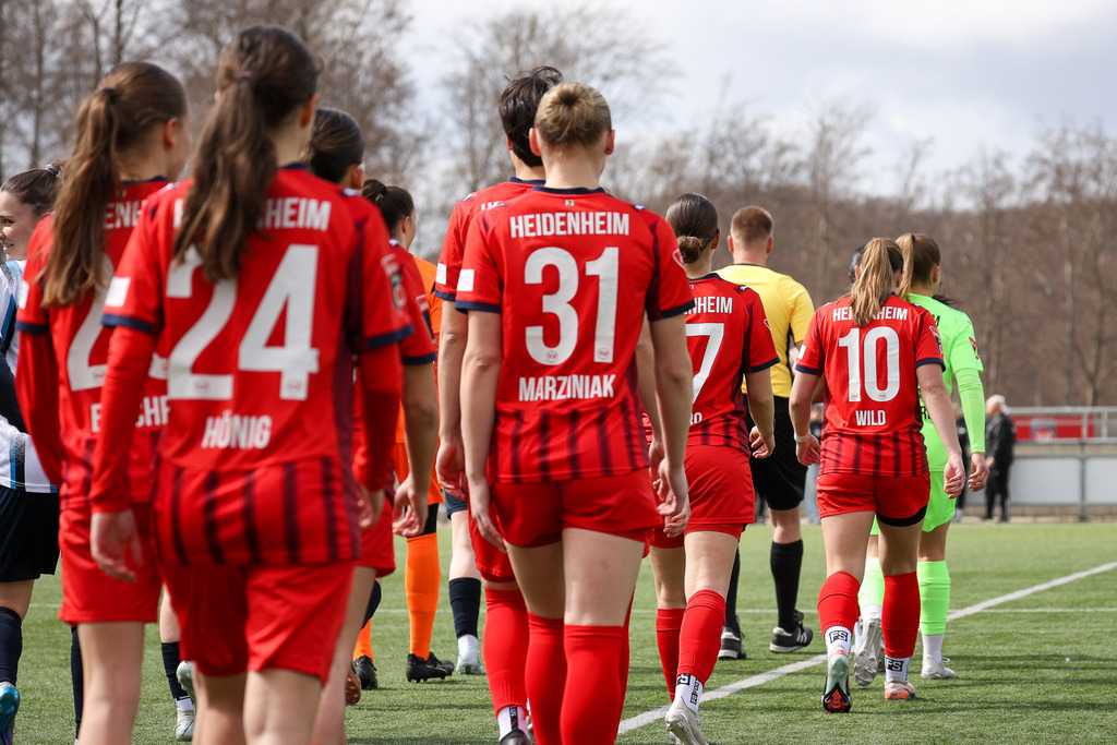 20260329-FCH-WaldebeneStuttgart_002 | 1.FC Heidenheim 1846 vs. FSV Waldebene Stuttgart, Fußball, Frauen, Oberliga, 2025/2026, 15. Spieltag, 29.03.2026 in Heidenheim, Kunstrasen b. Voith-Arena West(Foto: Michael Bulling) - Realisiert mit Pictrs.com