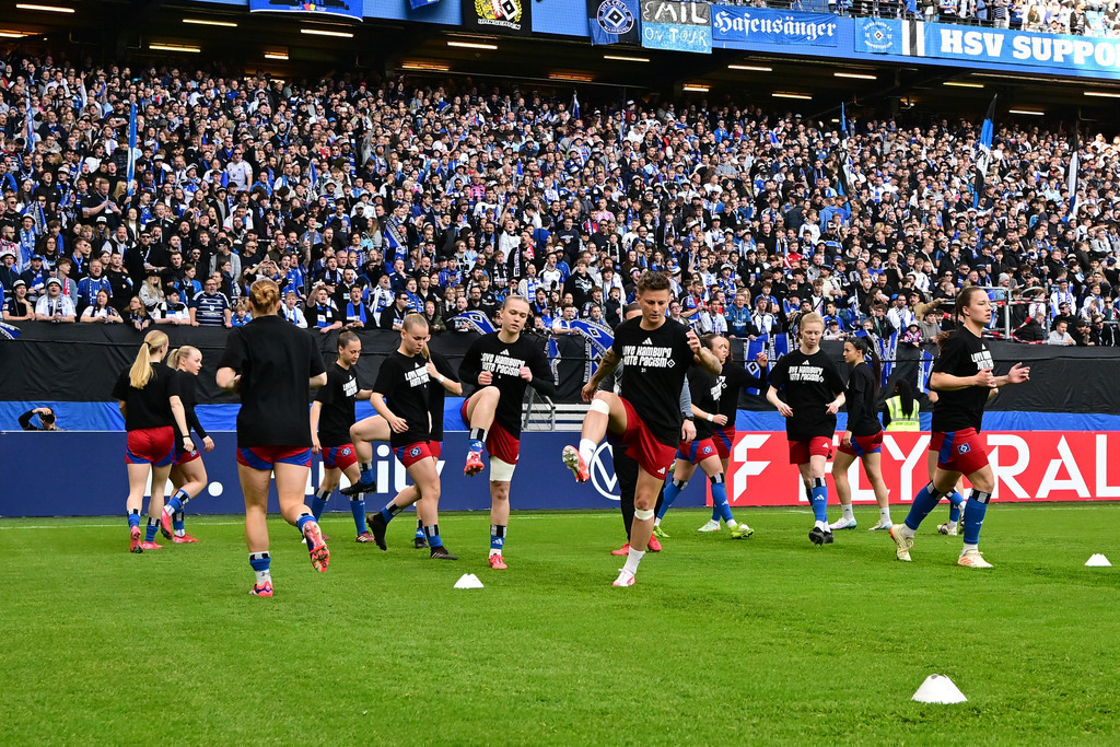 Fußball I Frauen I Saison 2024-2025 I DFB-Pokal I Halbfinale I Hamburger SV - SV Werder Bremen | Der Sportfotograf. - Realisiert mit Pictrs.com