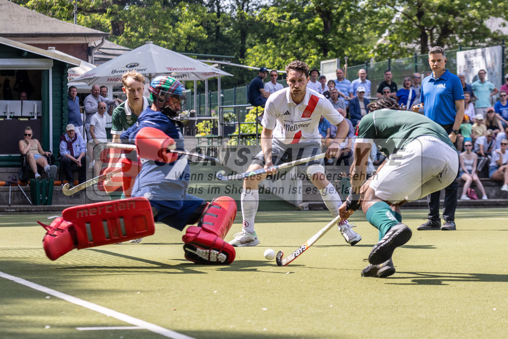MJ_2024-.05-12-H-HTCU-Alster-32 | Malte Hellwig (Uhlenhorst Mülheim #29) &amp; Thomas Ian Alexander (Der Club an der Alster #1), Uhlenhorst Mülheim - Der Club an der Alster am 12.5.2024 im Waldstadion, Mülheim a. d. Ruhr