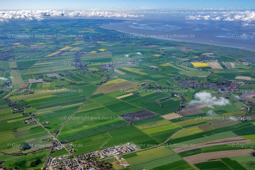 Cadenberge_ELS_0549290423 | CADENBERGE 29.04.2023 Ortsansicht am Rande von landwirtschaftlichen Feldern und Nutzflächen in Cadenberge im Bundesland Niedersachsen, Deutschland. // Village view on the edge of agricultural fields and land in Cadenberge in the state Lower Saxony, Germany. Foto: Martin Elsen