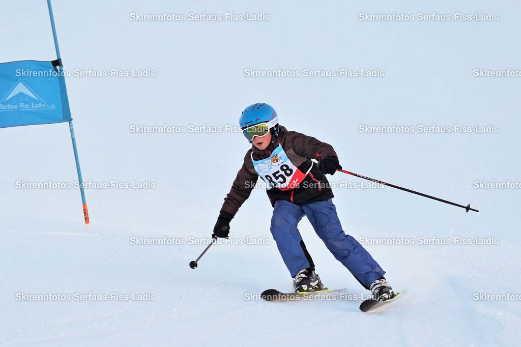 SRF_25.12.2025_0190 | Skirennfotos,Serfaus,Fiss,Ladis,Kinderskirennen,Winter,Tirol,Oberland,skirace,SFL,feelfree,weil wir's genießen,ski,Ski,skifahren,Sonnenplateau, - Realisiert mit Pictrs.com