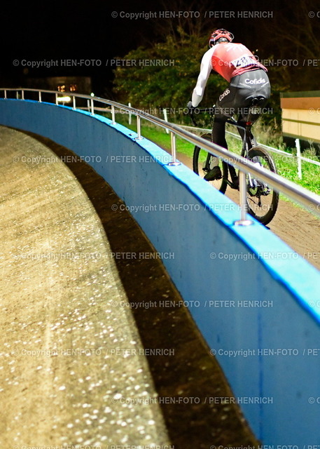 20221207-1314-trainingsweltmeisterschaft-cross-HENFOTO | 07.12.2022 Gastfahrer Straßen-Profi Max WALSCHEID (Cofidis) Radsport Radrennbahn Velodrom VC Darmstadt Cross-Trainings-Weltmeisterschaft 9. Lauf - Sieger ist wer nach 40 Minuten Dauer die längste Strecke die meisten Runden zurückgelegt hat (HEN-FOTO) - Realisiert mit Pictrs.com