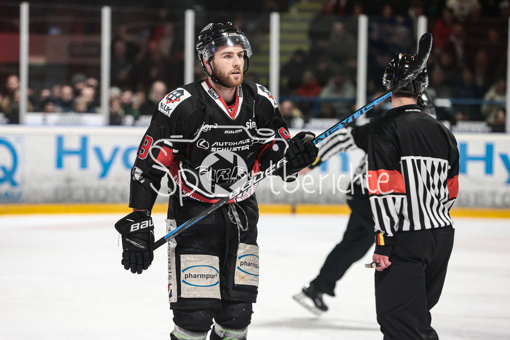 EHC Königsbrunn - TEV Miesbach | Gustav VEISERT (EHC #9) in Aktion