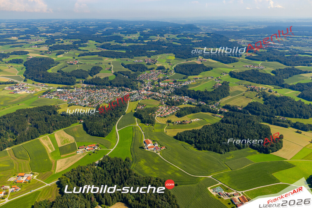 Das Luftbild zeigt :  Reischach - Die Luftaufnahme wurde 2024 vom UL-Flugzeug aus erstellt ( keine Drohne ) - Hochauflösende Luftaufnahme - Für grossformatige Ausdrucke geeignet. Die Geschenkidee !Mit Lizenz und Bildrechte bestellbar