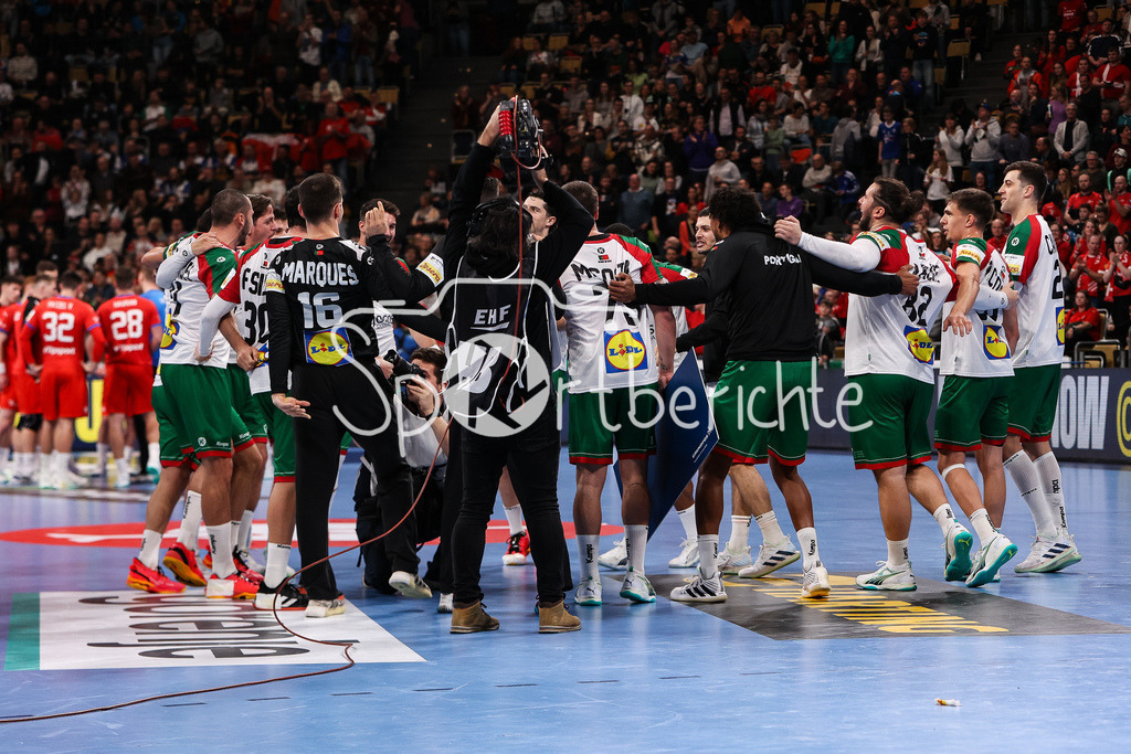 Tschechien - Portugal | Portugal freut sich ueber den Sieg gegen Tschechien in Muenchen / Freude / Jubel