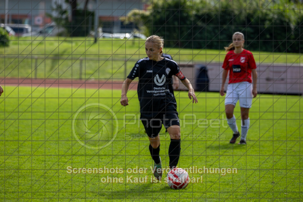 20250928_132515_0220 | #,1.FC Donzdorf (schwarz) vs. TV Derendingen (rot), Fussball, Frauen-Verbandsliga Württemberg, 03. Spieltag, Saison 2025/2026, Rasenplatz Lautertal Stadion, Süßener Straße 16, 73072 Donzdorf, 28.09.2025 - 13:00 Uhr,Foto: PhotoPeet-Sportfotografie/Peter Harich