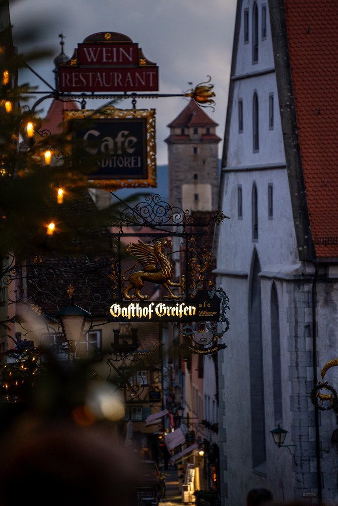 DSC01926-2 | Rothenburg ob der Tauber. Nur hier gibt es Exklusive und passend zur Jahreszeit Ihr Wandbild, T-Shirt, Tasse und alles was das Rothenburg Herz begehrt. - Realisiert mit Pictrs.com
