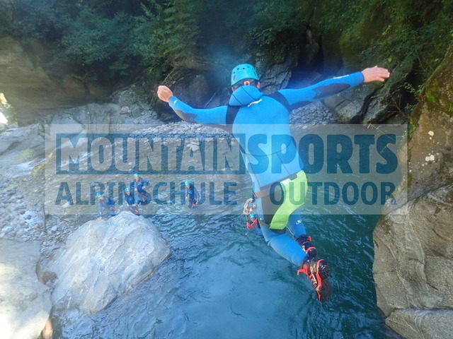 P1010071 | Bestelle die Bilder deines Berg- oder Wasser-Abenteuers mit Mountain Sports bequem von zu Hause aus direkt über unseren Online Fotoshop von pictrs.com. - Realisiert mit Pictrs.com