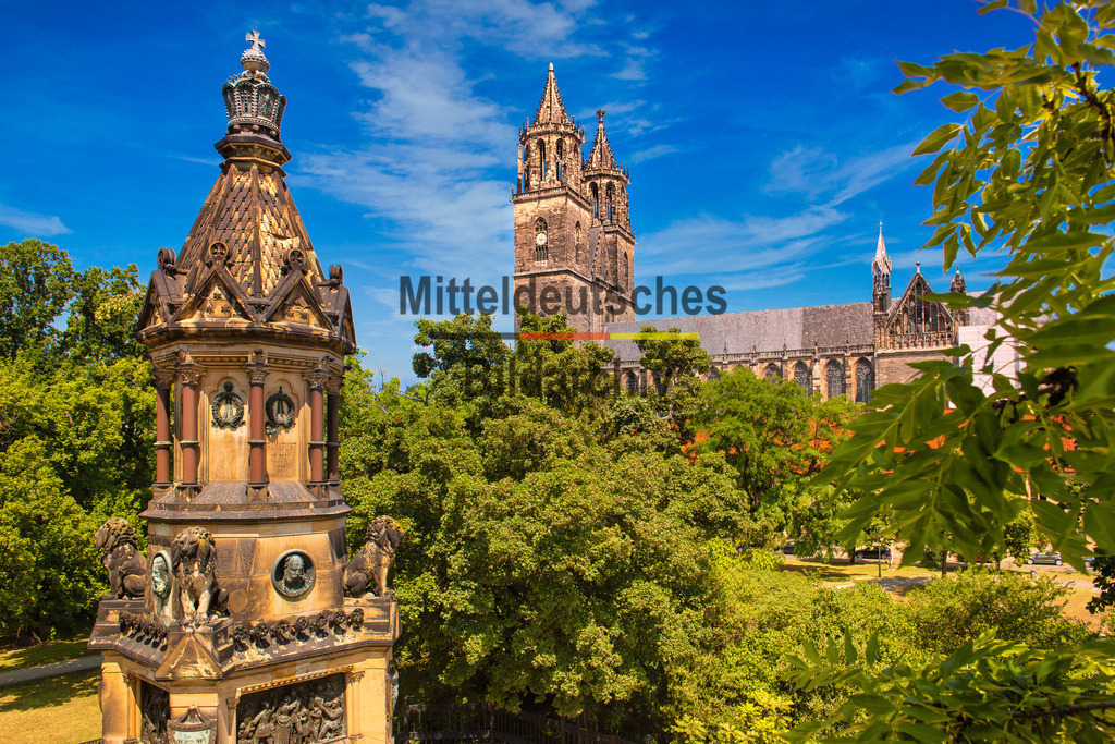 Magdeburg Kriegerdenkmal 1870 im Fürstenwallpark und Dom mit Himmel-2 | Kriegerdenkmal 1871 im Fürstenwallpark und Dom - Realisiert mit Pictrs.com