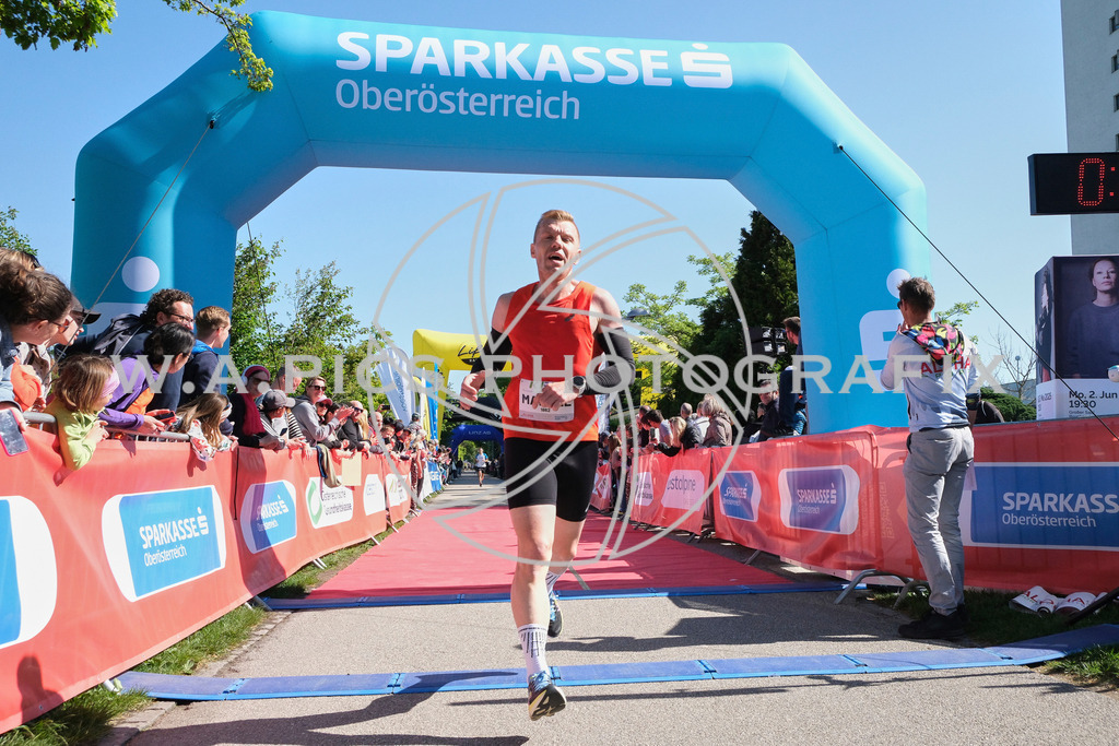 ..... | LINZ,AUSTRIA,27.April 25, Int. 3 Brückenlauf Linz  , Image shows: Photo: WAPICS / Michael Ring