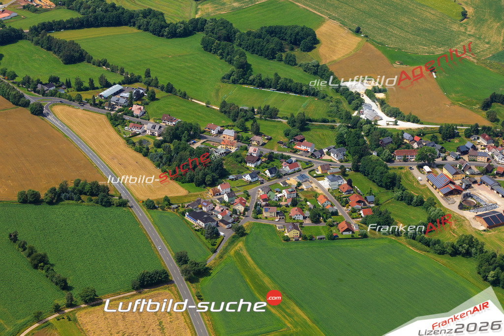 Die Luftaufnahme Furthammer - Wunsiedel wurde vom UL-Flugzeug (keine Drohne) aus fotografiert.Hohe Druck- Auflösung-die Geschenkidee!