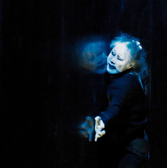 Tadashi Endo - Shinkai No Tamashii - Die toten Seelen | Digital Fotografie für großformatige FineArtPrint, im Gallus Theater Frankfurt am Main 2024, Butoh Tänzer Tadashi Endo: http://www.butoh-ma.de/
Digital photography for large format FineArtPrint, in Gallus Theater Frankfurt am Main 2024, Butoh dancer Tadashi Endo: http://www.butoh-ma.de/
 - Realisiert mit Pictrs.com