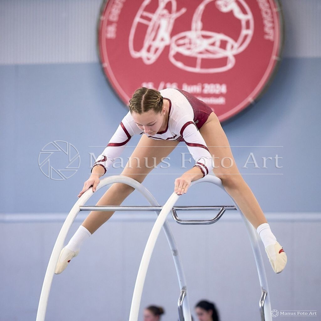 2024-06-20-1-A-DSC02216 | Professionelle Sportfotografie in Hamburg, Schleswig-Holstein und Niedersachsen – spezialisiert auf Rhönrad, Geräteturnen, Leistungsturnen und rhythmische Sportgymnastik. Bundesweite Begleitung von Rhönrad-Events. Jetzt Sport-Fotos - Realisiert mit Pictrs.com