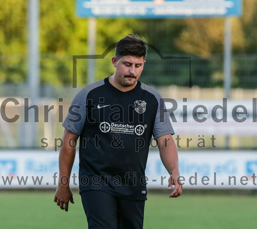 2023-07-14_127_FC_Langengeisling_gegen_FC_Velden-Eberspoint | Erding, Deutschland, 14.07.2023:
Fußball, Bezirksliga Oberbayern Ost 2023 / 2024, Testspiel, FC Langengeisling gegen FC Velden-Eberspoint, Endergebnis: 5:0

Florian Rupprecht (FC Langengeisling, #11)

Foto: Christian Riedel / fotografie-riedel.net