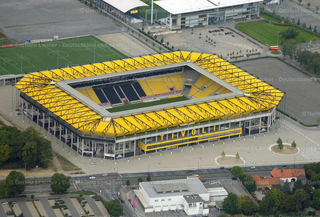 3293530 | Der Tivoli ist das Fußballstadion von Alemannia Aachen im Sportpark Soers im nordrhein-westfälischen Aachen auf dem ehemaligen Gut Tivoli.