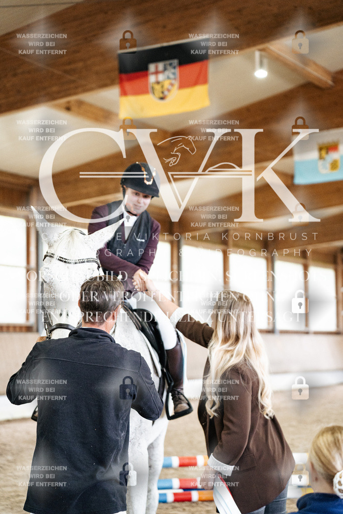 CK703436 | Turnierfotografie Pferdefotografie Trier Rheinland-Pfalz Pferdesport Reitsport Tierfotografie Sportfotografie Pferdevideo Pferdevideografie Equestrianvideography equestrianphotography  - Realisiert mit Pictrs.com