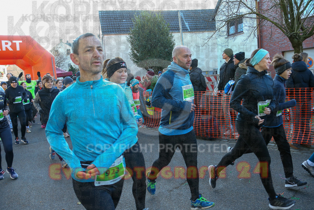 241201_1025_EX1_8127 | Sportfotografie im Rhein-Sieg Kreis, Köln, Bonn, NRW, Rheinland Pfalz, Hessen, etc. Unser Tätigkeitsfeld umfasst den Laufsport vom Volkslauf über den Marathon, Duathlon, Triathon bis zum Ultralauf wie Kölnpfad Ultra oder Schindertrail.