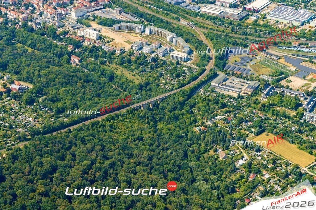 Stadt Weimar von Oben- Die Luftaufnahme wurde 2025 vom UL-Flugzeug heraus erstellt ( keine Drohnenaufnahme ) - Hochauflösende Luftaufnahme - für Wandbilder und großformatige Ausdrucke geeignet. Das besondere Geschenk!Hier alle&nbsp;Infos zur Lizenzierung der LuftaufnahmeWir fliegen auch dieses Jahr wieder in Ihre Region um Luftbilder zu erstellen.- Luftbild anfragen