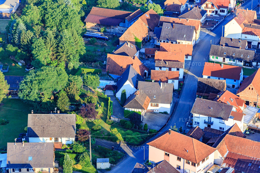 Aerial view: Rue du Moulin in Scheibenhard in the state Bas-Rhin, France.Photo: IMG_082893.jpg taken on 06/26/2015 by Werner Riehm/FLY-FOTO.comResolution of the original: 5472 x 3648 px