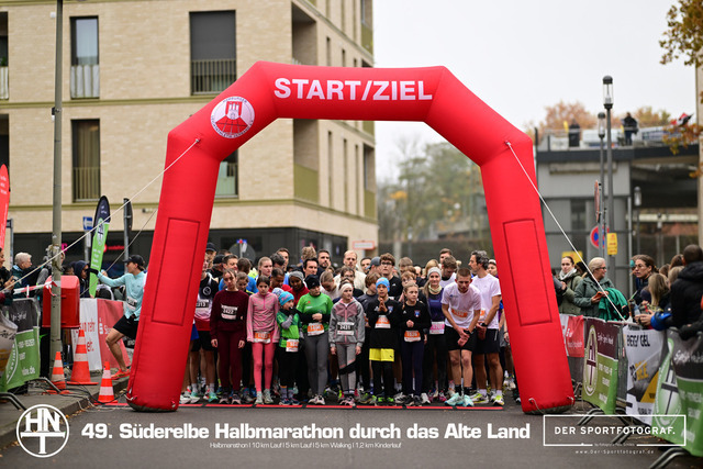 Süderelbe Halbmarathon 2025 I 09.11.2025 I Fotograf_DerSportfotograf.I 00481 | Der Sportfotograf. - Realisiert mit Pictrs.com