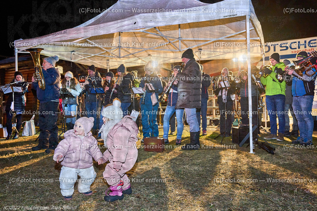 ALP0494_Nacht der Ballone_Lackenhof_Emilia-Felicia | (C)FotoLois.com, Alois Spandl, 'Nacht der Ballone' des Ballonclub ÖTSCHERLAND in Lackenhof/Weitental, gemeinsame Veranstaltung mit Tourismusverband ÖTSCHER, Mi 28. Dezember 2022.