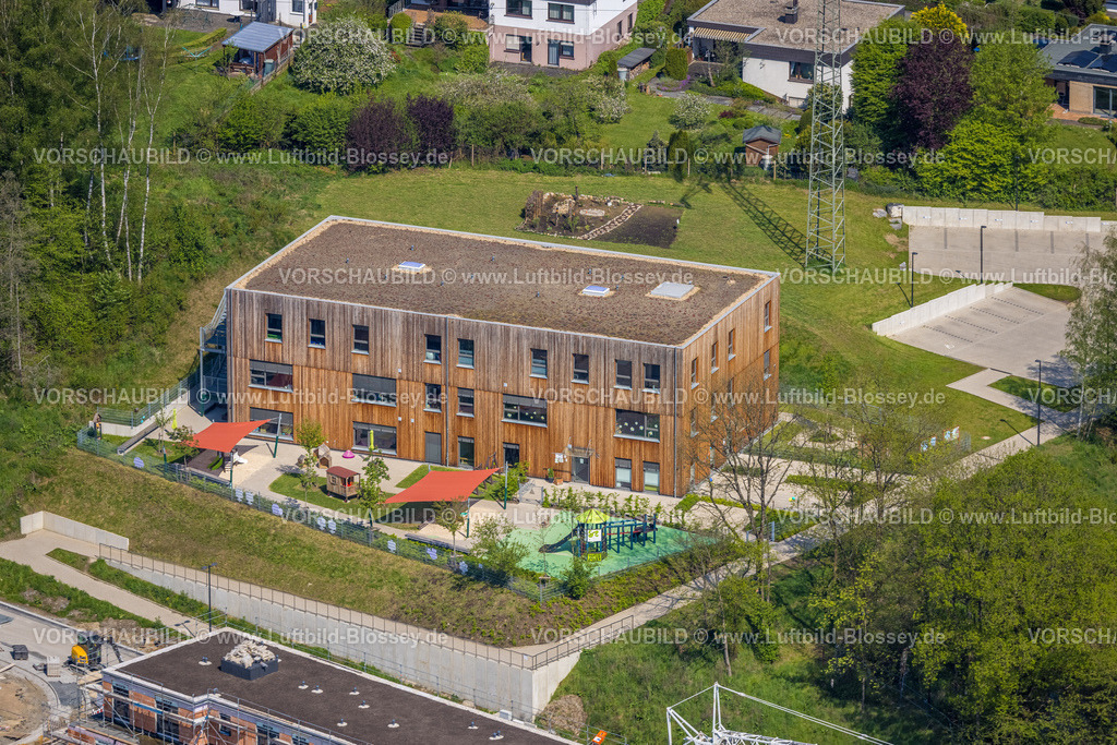 Meschede230500793 | Luftbild, AWO Kindergarten und Familienzentrum Mobile, Haus in Holzbauweise, Meschede-Stadt, Meschede, Sauerland, Nordrhein-Westfalen, Deutschland