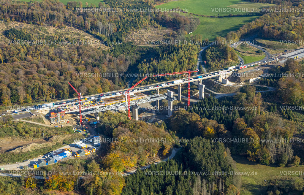 Luedenscheid241017284Rahmede-Bruecke | Luftbild, Lüdenscheid, Bauarbeiten an der Rahmedetalbrücke an der Autobahn A45, Verkehrsinfrastruktur, die Südspur wächst langsam zueinander, Autobahnsperrung, Ruhrgebiet, Nordrhein-Westfalen, Deutschland