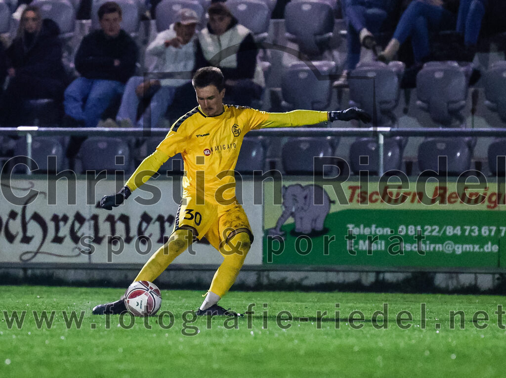 2024-03-15_071_FC_Schwaig_gegen_1_FC_Garmisch-Partenkirchen | Oberding, Deutschland, 15.03.2024:
Fußball, Landesliga Südost 2023 / 2024, 25. Spieltag, FC Schwaig gegen 1. FC Garmisch-Partenkirchen, Endergebnis: 4:0

Torwart Philipp Strunk (FC Schwaig, #30)

Foto: Christian Riedel / fotografie-riedel.net
