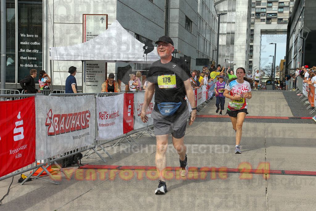 250920_1335_EX1_5674 | Sportfotografie im Rhein-Sieg Kreis, Köln, Bonn, NRW, Rheinland Pfalz, Hessen, etc. Unser Tätigkeitsfeld umfasst den Laufsport vom Volkslauf über den Marathon, Duathlon, Triathon bis zum Ultralauf wie Kölnpfad Ultra oder Schindertrail.
