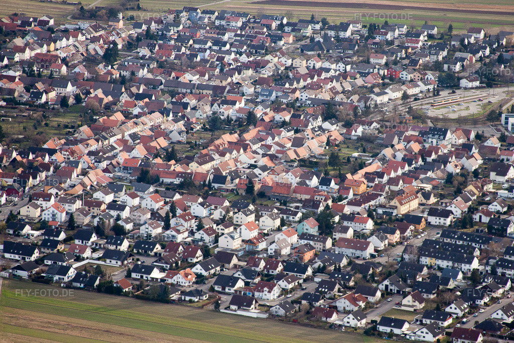 Luftbild: Ortsansicht von Südosten im Ortsteil Spöck in Stutensee im Bundesland Baden-Württemberg in Deutschland. Foto: IMG_24617.jpg vom 27.02.2010 durch Werner Riehm/FLY-FOTO.de