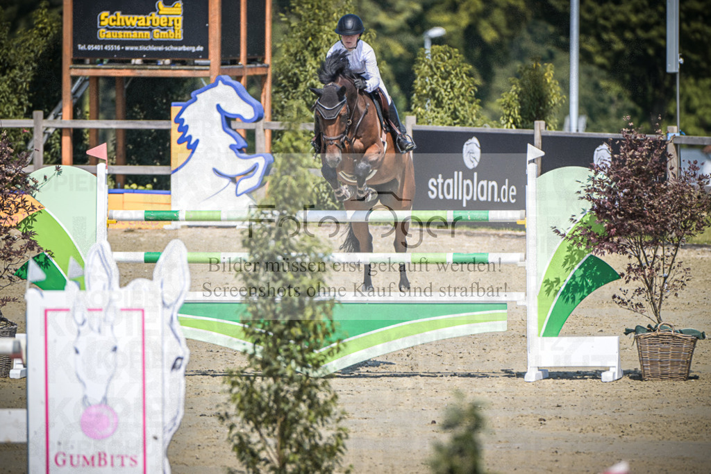 DOS_0604 | Entdecke hochwertige Reitturnierfotos von Foto Oger. Professionell, emotional und authentisch – jetzt Lieblingsmomente im Shop bestellen.Deutschlandweite Turnierfotografie. - Realisiert mit Pictrs.com