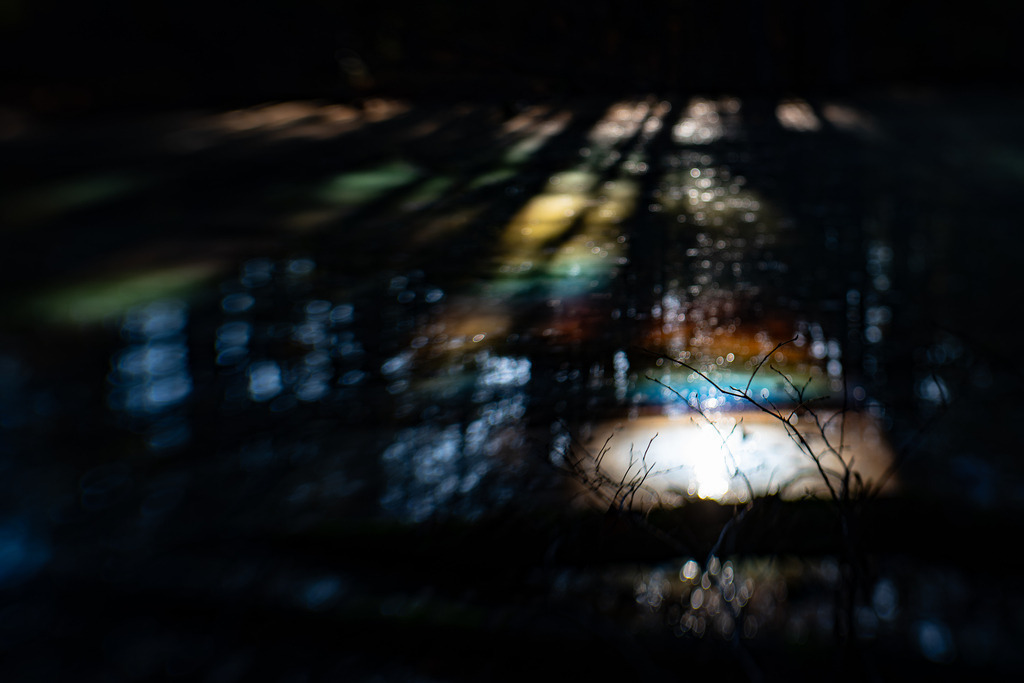 Der liegende Regenbogen | Regenbogenartige Lichtbrechung der Abendsonne auf der Kuhlake - Realisiert mit Pictrs.com