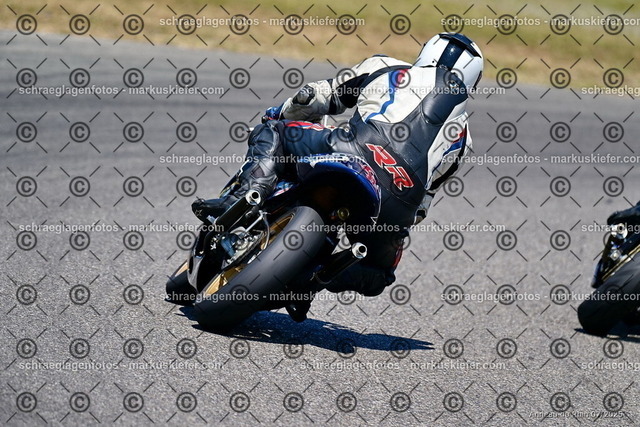 25bc03-1244 | markuskiefer.com - Realisiert mit Pictrs.com
