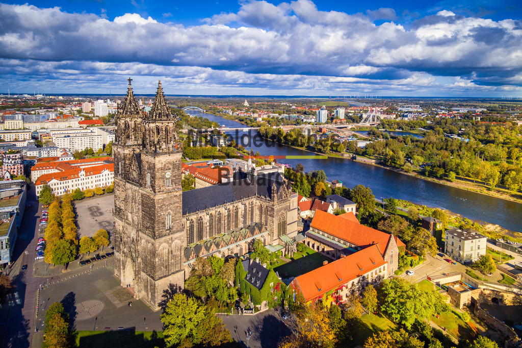 Luftbild Magdeburg Dom neu im Herbst und Elbe-0047 | Dom im Herbst - Realisiert mit Pictrs.com