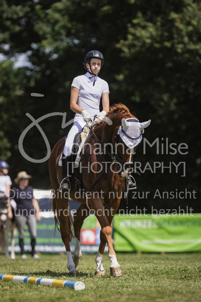 240720_LC_Reiter-WB-130 | Deine schönsten Turniermomente als professionelle Fotos! Entdecke hochwertige Pferdesport-Fotografie im Online-Shop. Jetzt Fotos finden & bestellen!