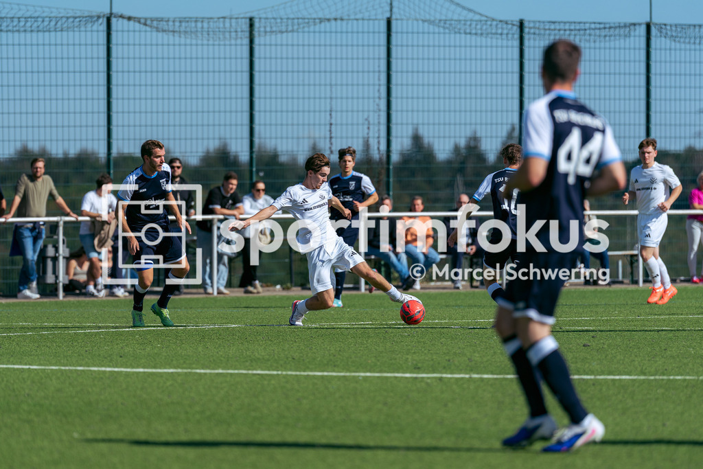 SV Jägerhaus-Linde – TSV Beyenburg | Kreisliga A: SV Jägerhaus-Linde gegen TSV Beyenburg, Wuppertal, 27.09.2026. Endstand: 1:2 (0:1). sportimfokus / Marcel Schwering - Realisiert mit Pictrs.com