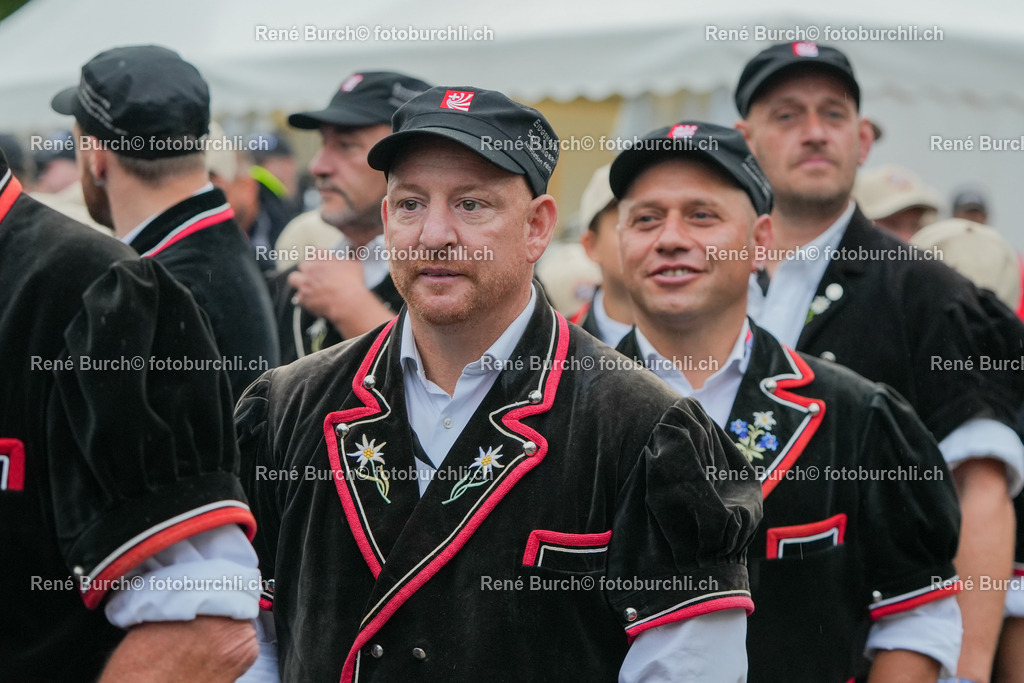 2 | René Burch leidenschaftlicher Fotograf aus Kerns in Obwalden.  Hier finden sie Sport, Landschaft und Natur Fotografie.
 - Realisiert mit Pictrs.com