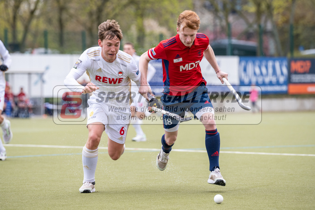 SFE_20230415_0121 | Deutsche Meisterschaft Männliche U16 Halle 2023 am 15.04.2023 in Düsseldorf (Düsseldorfer Hockeyclub 1905 e.V.), Photo: Stephan Fehrmann 2022 (Sports-Gallery),Stollarz Julius ( Düsseldorfer HC #18 ),Aron Flatten ( Rot-Weiss Köln #6 )