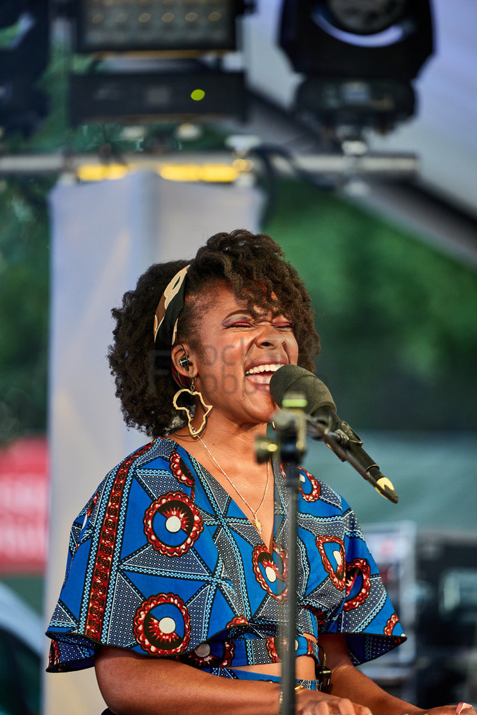 AfraKane_Vauban2022 7 | Stockfotos, Picsomania, MGM-Services, Michael Gerlach, Auftragsbilder, Auftragsarbeiten, Workshops, Shooting, Reisefotografie, Produktfotografie, Foodfotografie, Hochzeitsfotografie, Saarland, Fotografin, Fotograf, Hochzeitsbilder, Saarlouis, Hundeshootin