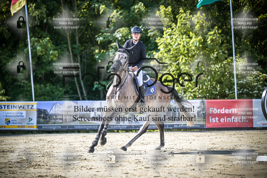 DOS_7722 | Entdecke hochwertige Reitturnierfotos von Foto Oger. Professionell, emotional und authentisch – jetzt Lieblingsmomente im Shop bestellen.Deutschlandweite Turnierfotografie. - Realisiert mit Pictrs.com