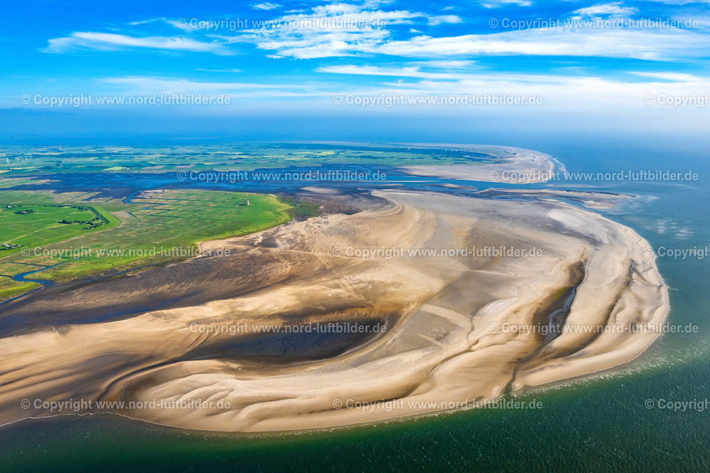 St.Peter-Ording_Strand_ELS_1086300523 | SANKT PETER-ORDING 30.05.2023 Küsten- Landschaft am Sandstrand der Badestelle Ording Nord im Ortsteil St. Peter-Ording in Sankt Peter-Ording im Bundesland Schleswig-Holstein, Deutschland. Am Strand vor St. Peter- Ording ist in den Monaten März bis Ende Oktober das Strand- Parken gegen Gebühr erlaubt. Strandparkplatz am Weststrand. // Coastal landscape on the sandy beach of the bathing area Ording Nord in the district St Peter-Ording in Sankt Peter-Ording in the state Schleswig-Holstein, Germany. Foto: Martin Elsen