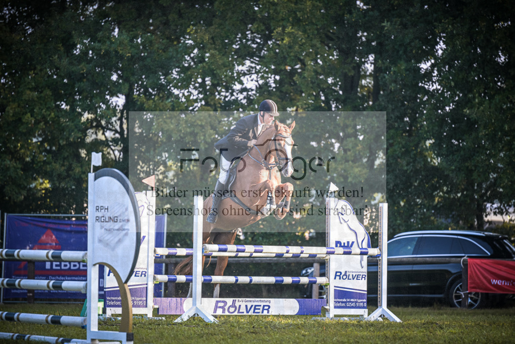 DOS_0079 | Entdecke hochwertige Reitturnierfotos von Foto Oger. Professionell, emotional und authentisch – jetzt Lieblingsmomente im Shop bestellen.Deutschlandweite Turnierfotografie. - Realisiert mit Pictrs.com