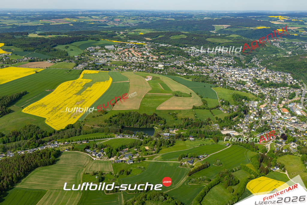 Die Luftaufnahme Neustädtel - Schneeberg wurde 2022 vom Flugzeug aus (keine Drohne) erstellt. Hohe Auflösung -für große Poster und Wandbilder geeignet - Garantiert!