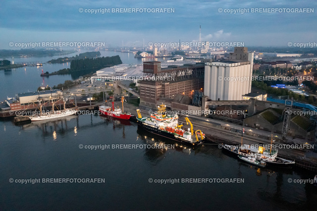 DJI_0009 | 30.09.2022 Drohnenaufnahmen Dt. Schifffahrtstag 2022 Bremen Wendebecken / Weser