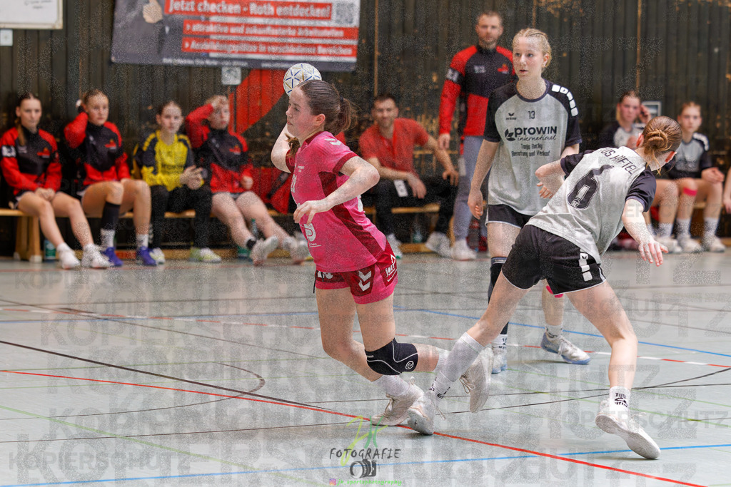 Hessenmeisterschaft wJC - Spiel um Platz 3; TuS Kriftel - SG Schenklengsfeld | Hessenmeisterschaft wJC - Spiel um Platz 3; TuS Kriftel - SG Schenklengsfeld am 22.03.2025 in Biedenkopf (Sporthalle Lahntalschule)Photo © 2025 - Jörg Heinrich - Realisiert mit Pictrs.com